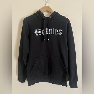 Vintage Y2K Etnies Skateboard Black Pullover Hoodie Size M